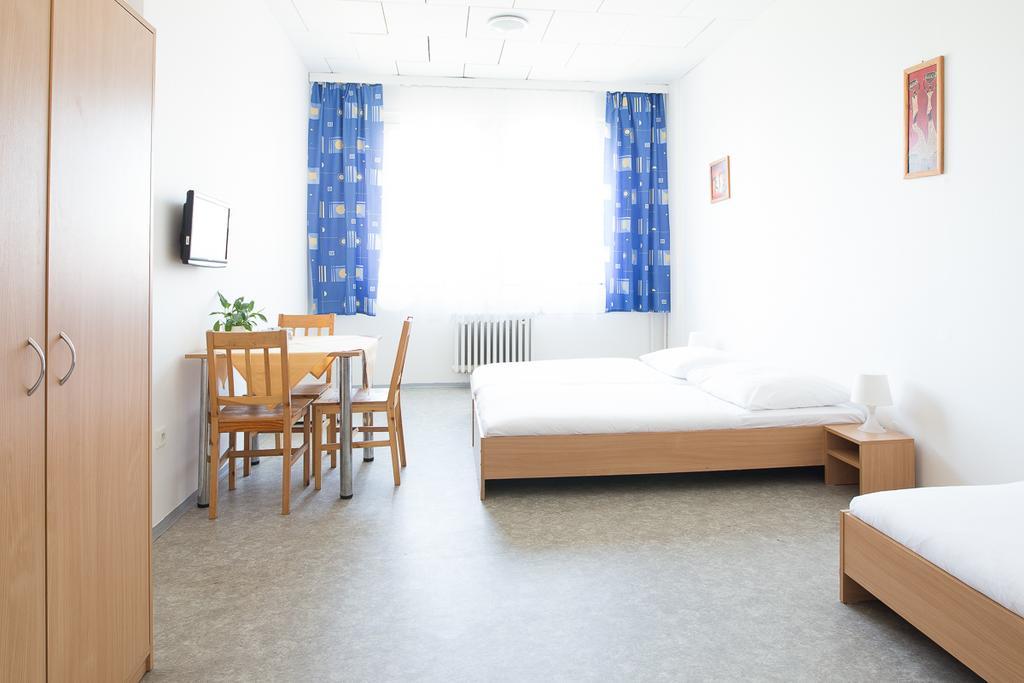 City Hostel Brno Modřice Εξωτερικό φωτογραφία