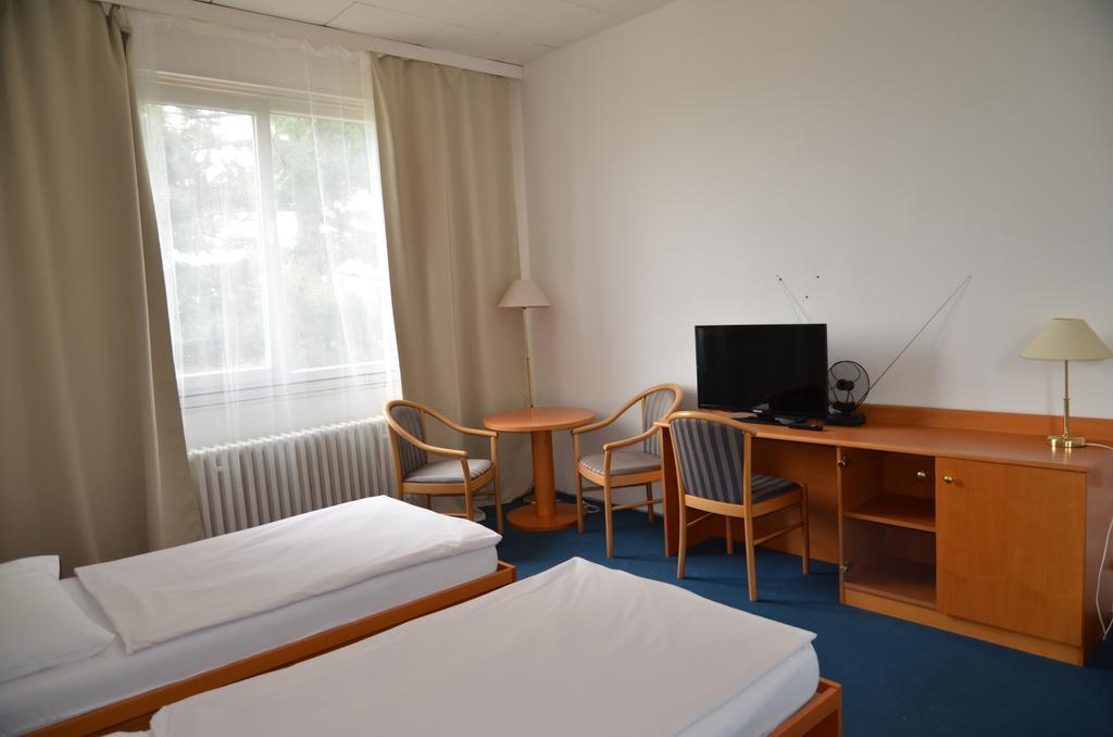 City Hostel Brno Modřice Εξωτερικό φωτογραφία