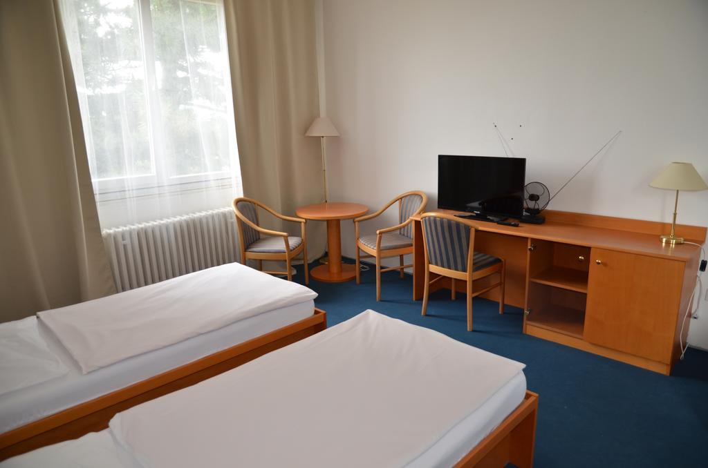 City Hostel Brno Modřice Εξωτερικό φωτογραφία